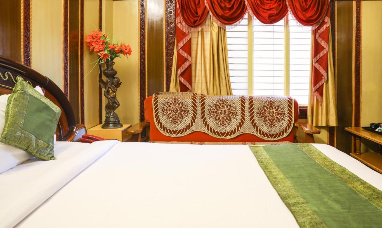 Treebo Nava Nidhi Comforts Bangalore Exterior photo