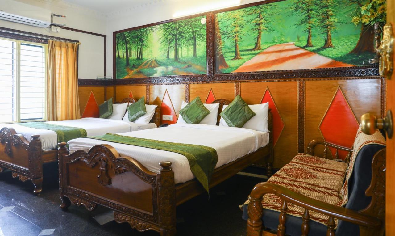 Treebo Nava Nidhi Comforts Bangalore Exterior photo