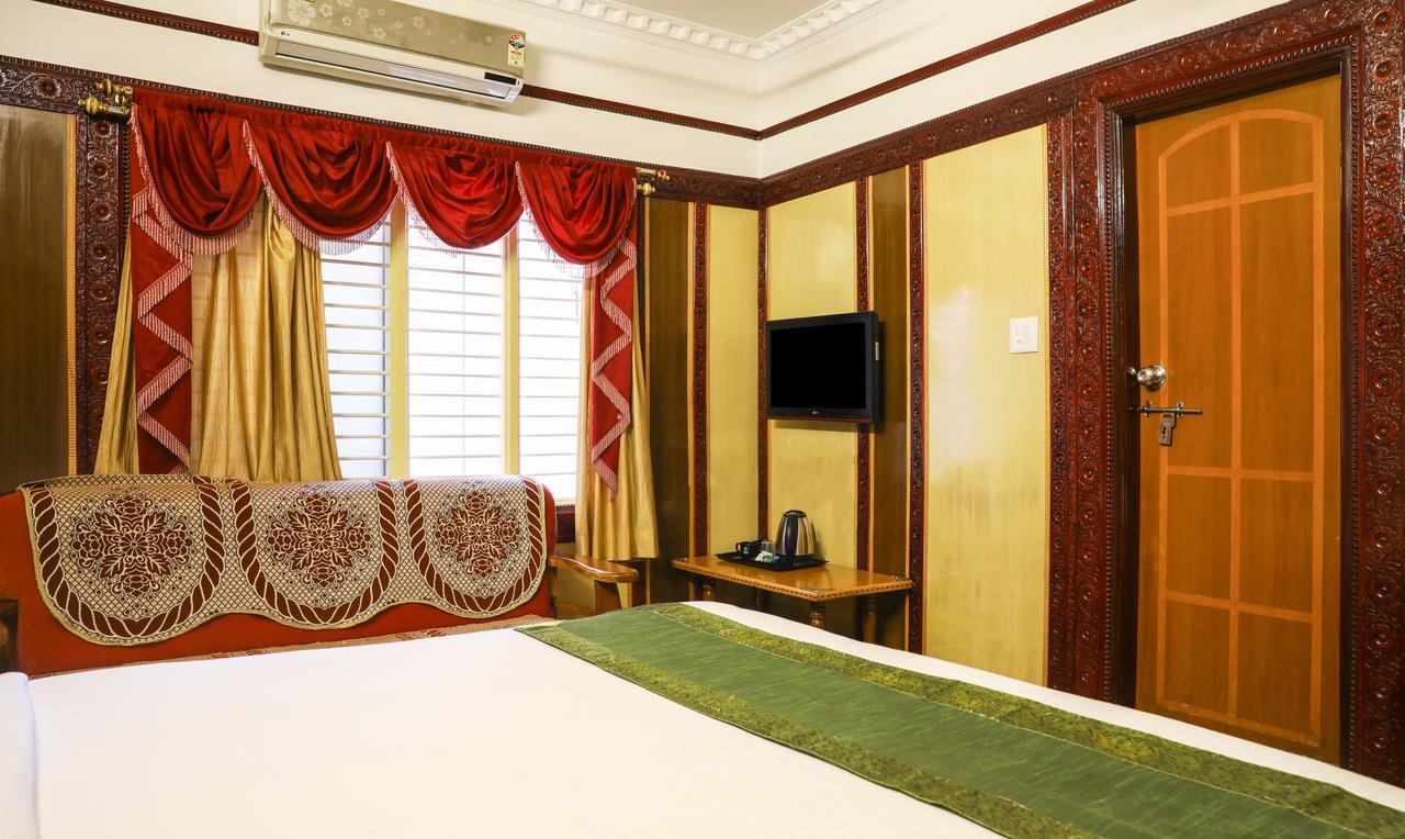Treebo Nava Nidhi Comforts Bangalore Exterior photo